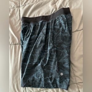Lululemon linered workout shorts